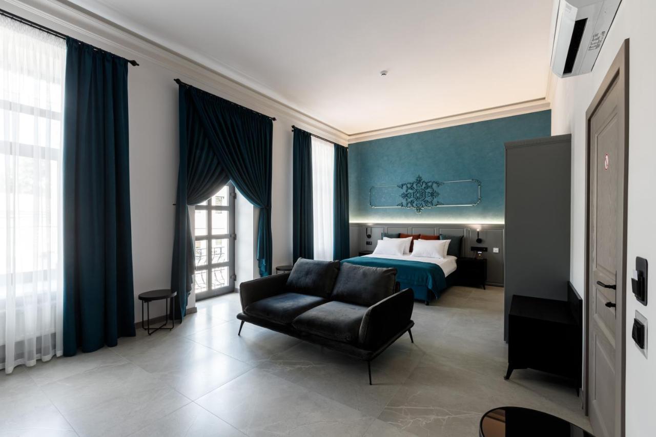 Richmond Hotel Chişinau Exteriör bild